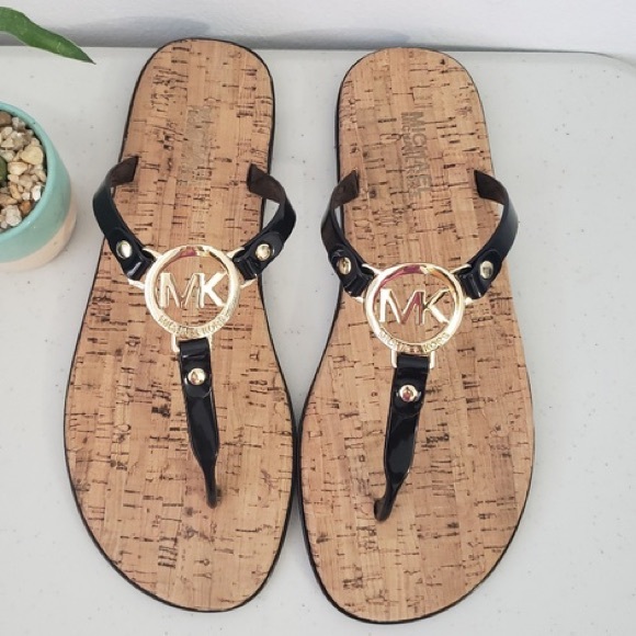 Michael Kors Shoes - 💥💥💥Michael Kors Charm Jelly Sandals💥💥💥